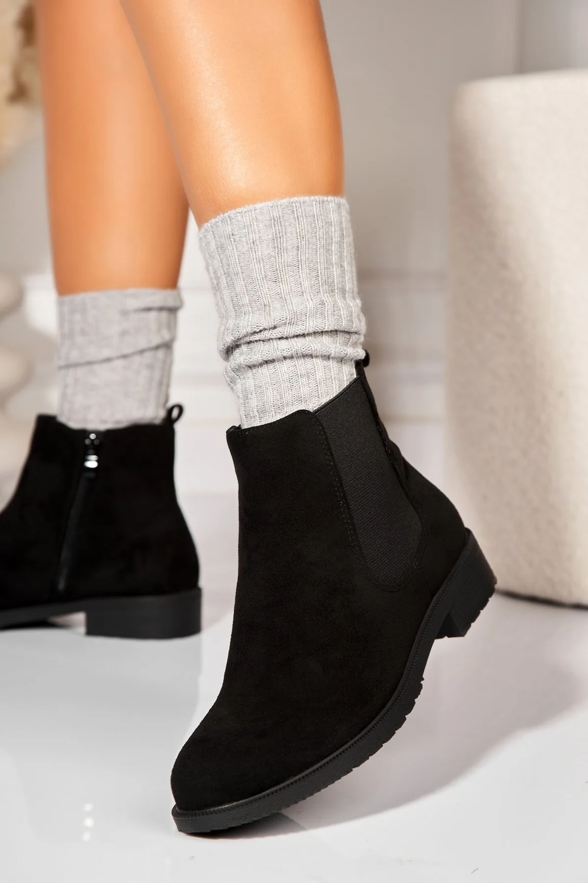 Ghete Dama Imblanite Negre din Piele Ecologica Intoarsa Flavia 1 Ghete Dama Imblanite Negre din Piele Ecologica Intoarsa Flavia