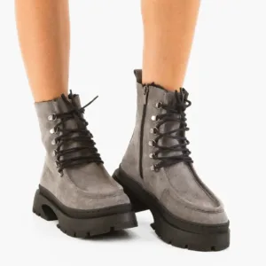 Ghete dama Mirka Gri