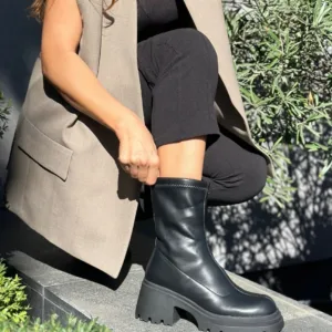 Ghete dama Shobha Negre